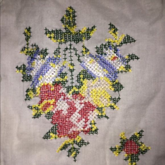 Forever 21 embroidered button up tank size Small - Picture 2 of 3